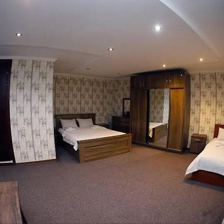 Royal Hotel Тбилиси Екстериор снимка