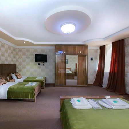 Royal Hotel Тбилиси Екстериор снимка