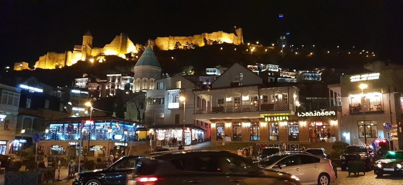 Royal Hotel Тбилиси Екстериор снимка