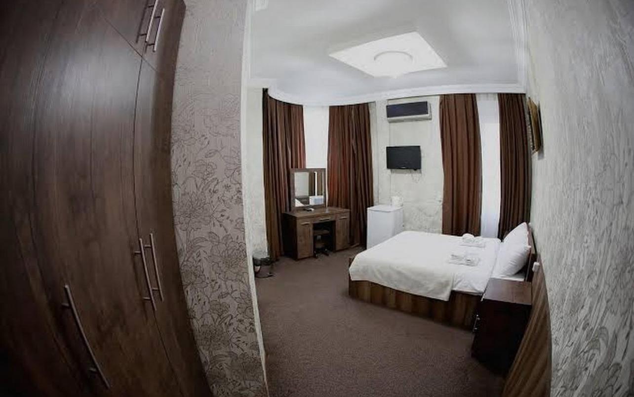 Royal Hotel Тбилиси Екстериор снимка