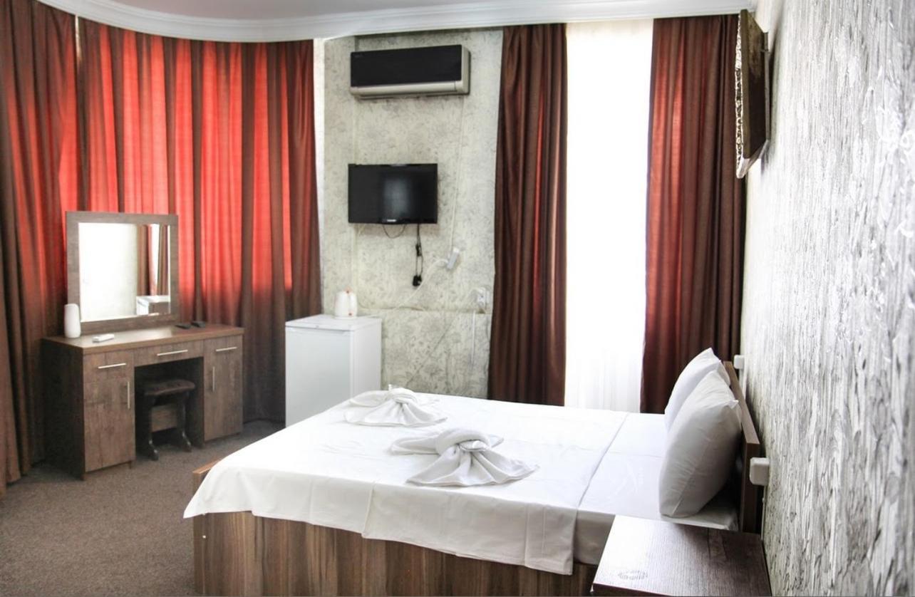 Royal Hotel Тбилиси Екстериор снимка