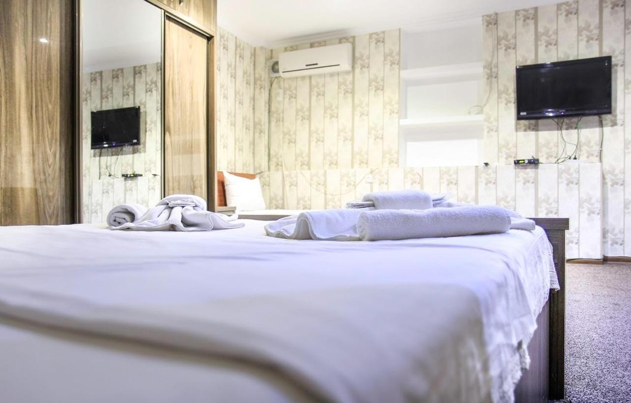 Royal Hotel Тбилиси Екстериор снимка