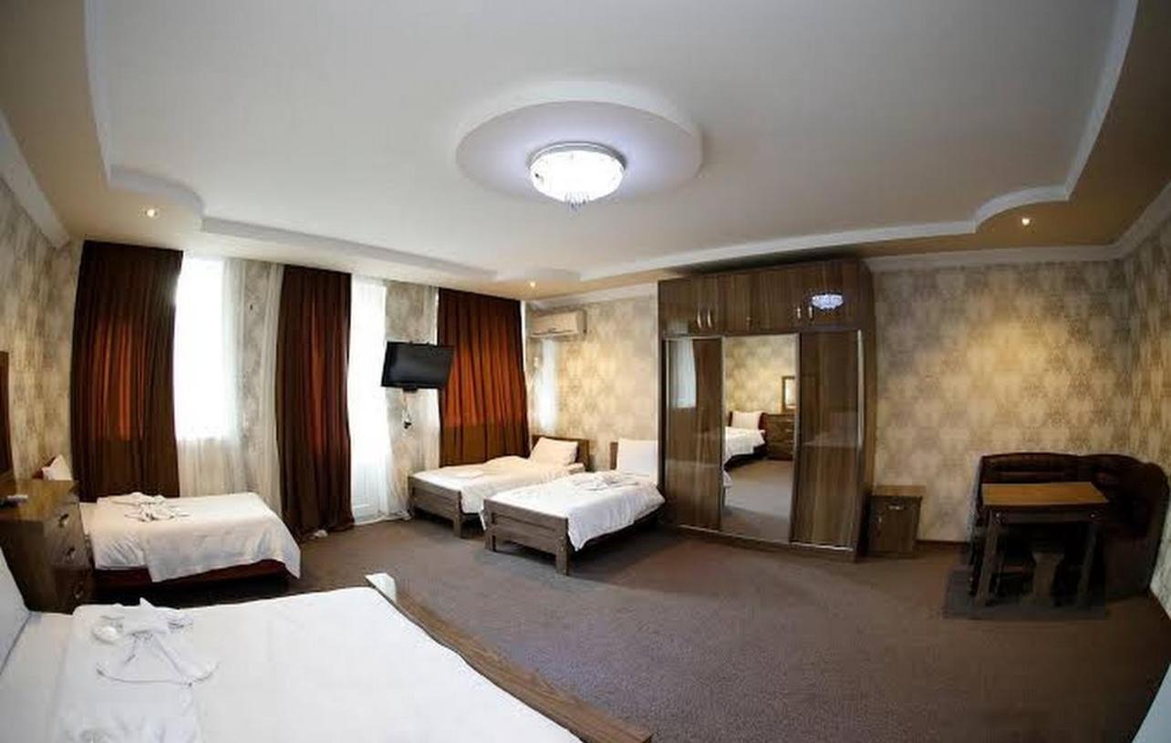 Royal Hotel Тбилиси Екстериор снимка