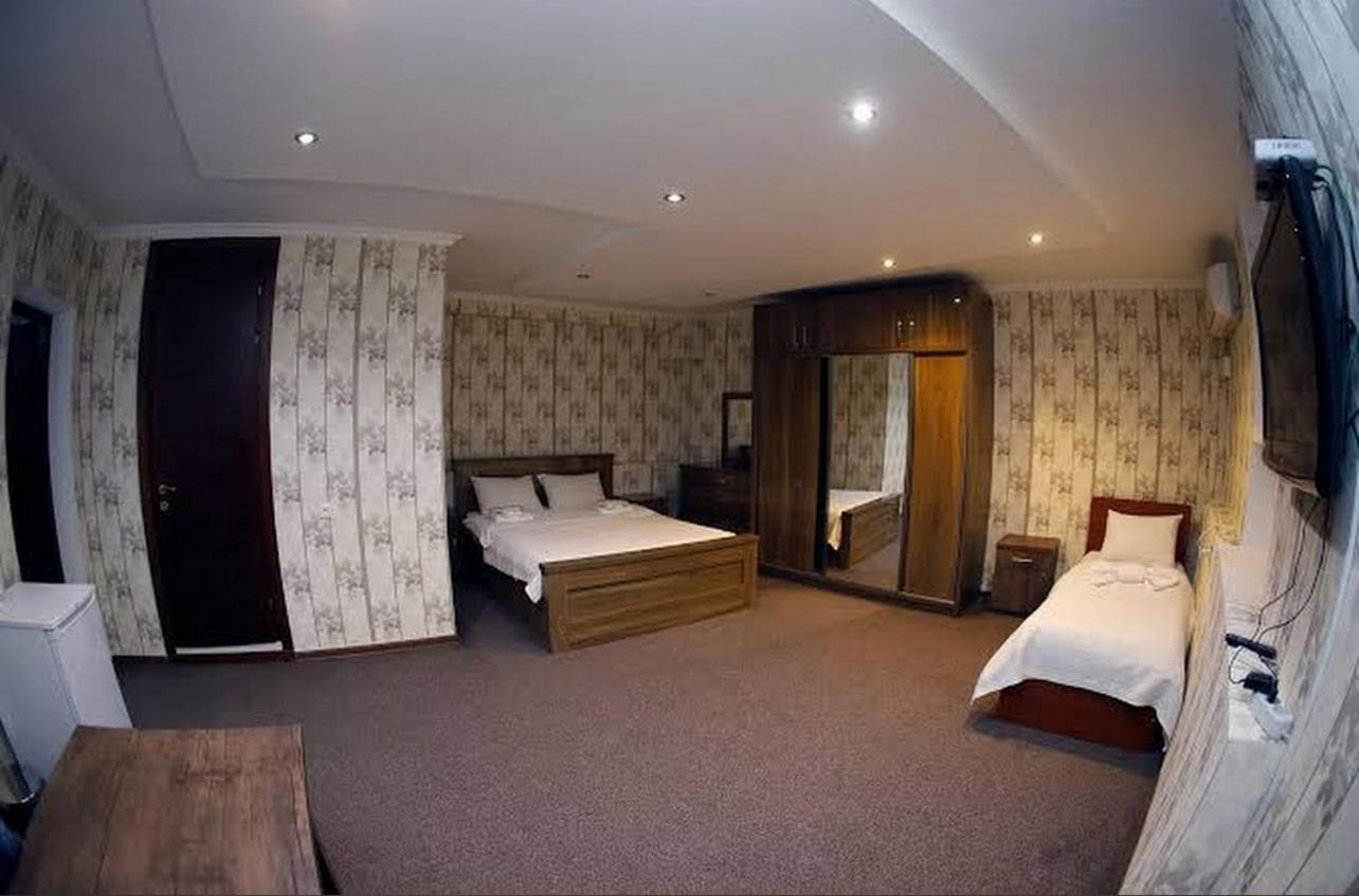 Royal Hotel Тбилиси Екстериор снимка