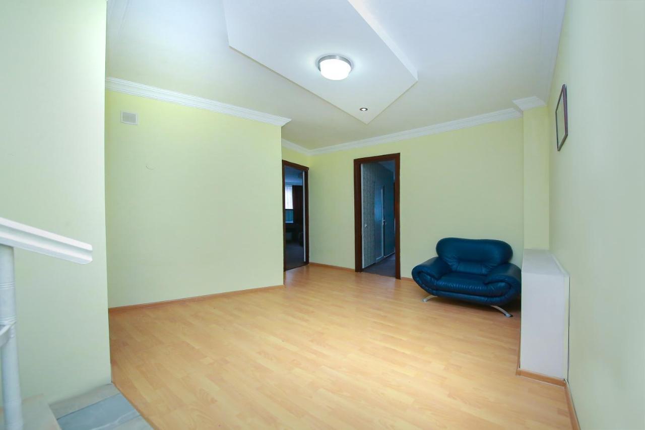 Royal Hotel Тбилиси Екстериор снимка