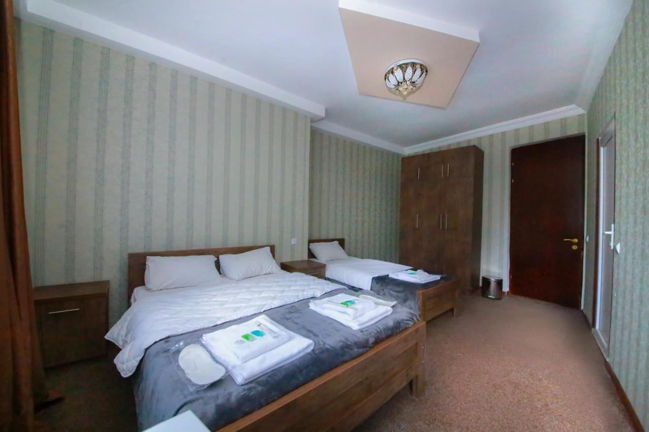 Royal Hotel Тбилиси Екстериор снимка