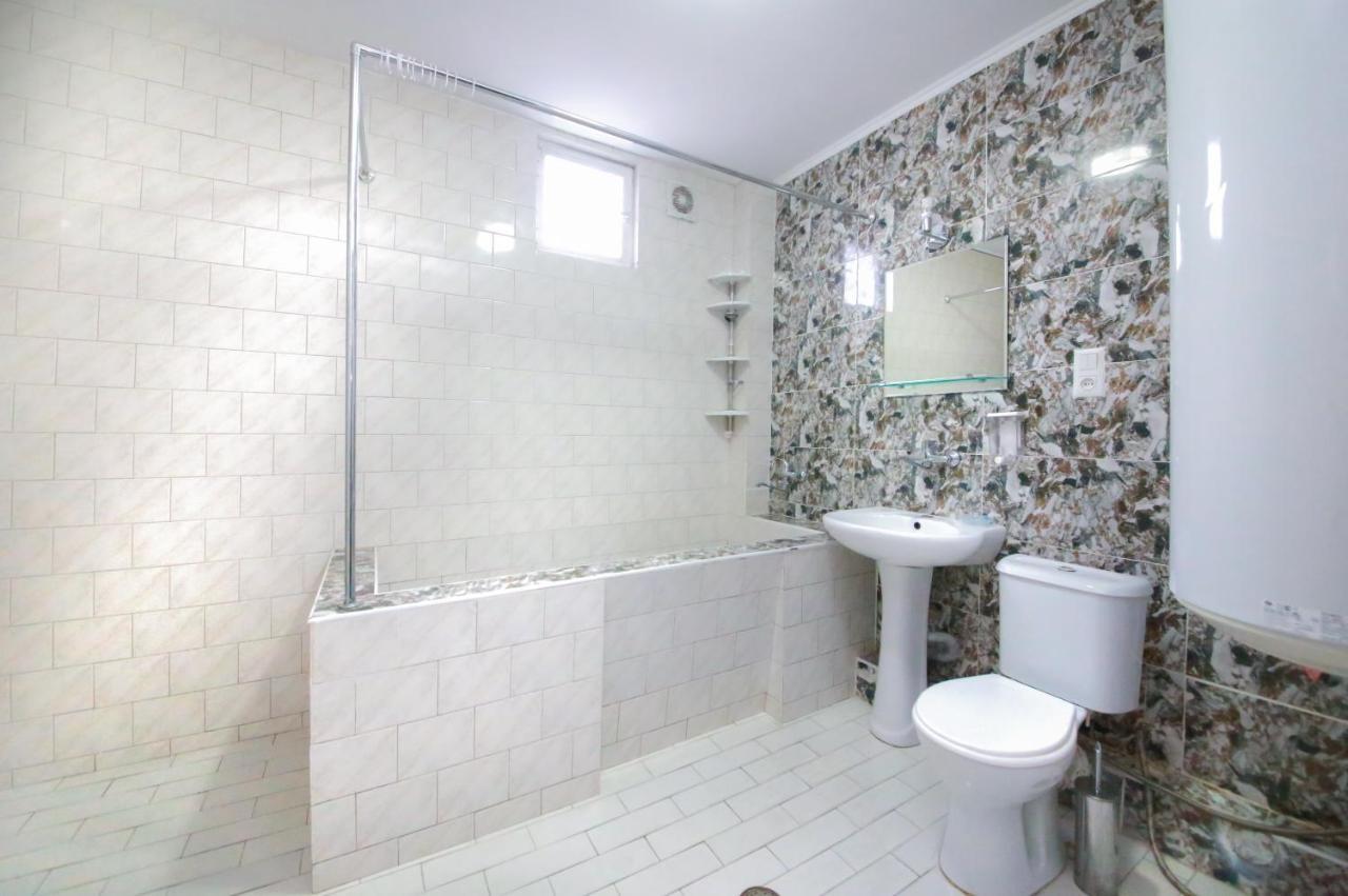 Royal Hotel Тбилиси Екстериор снимка