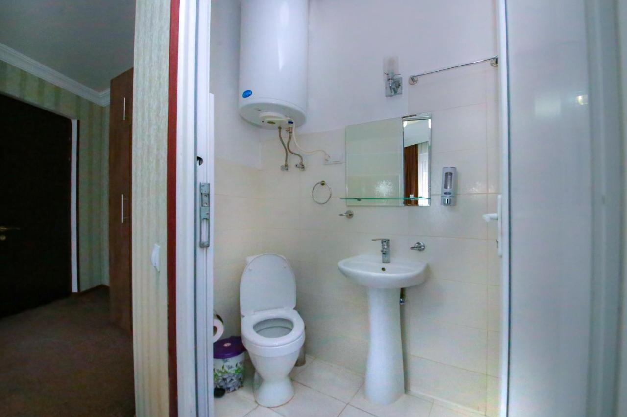 Royal Hotel Тбилиси Екстериор снимка