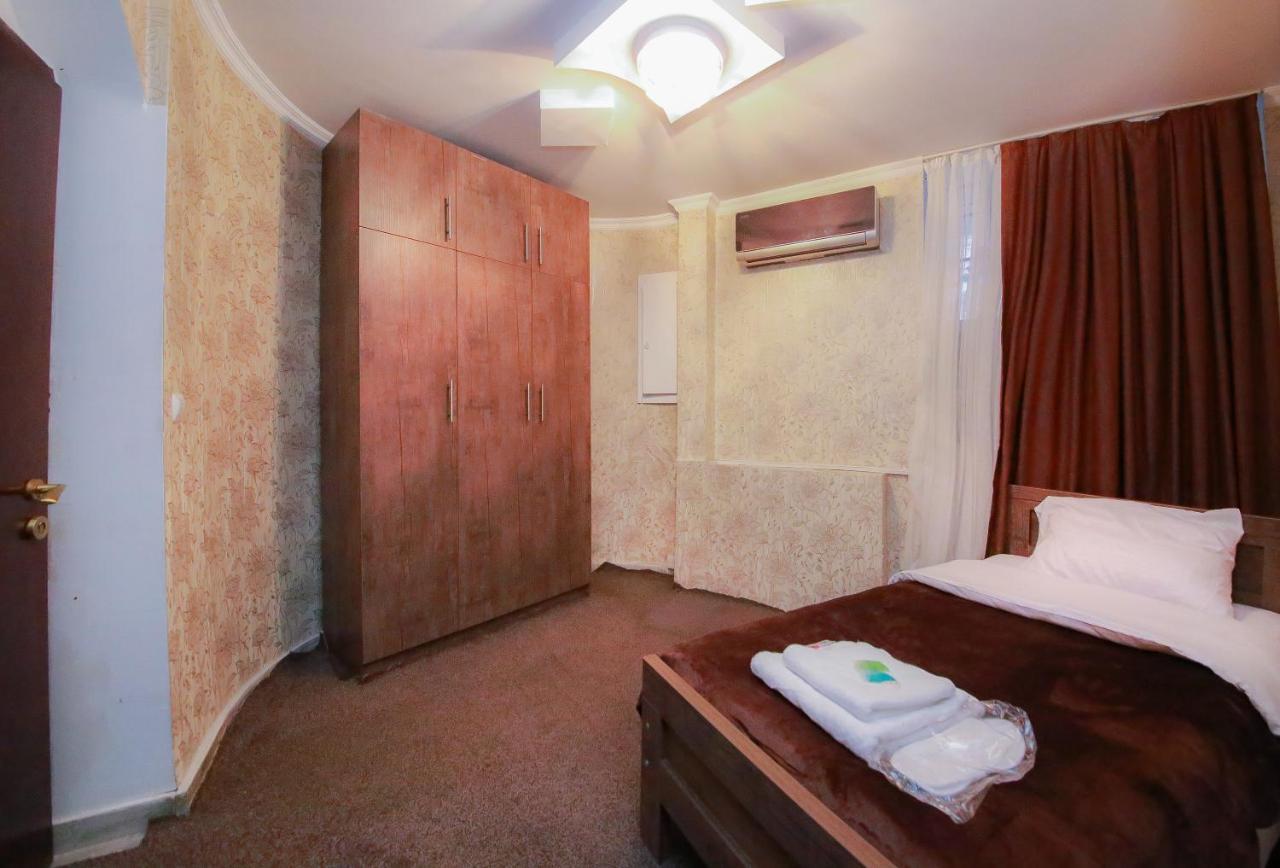 Royal Hotel Тбилиси Екстериор снимка