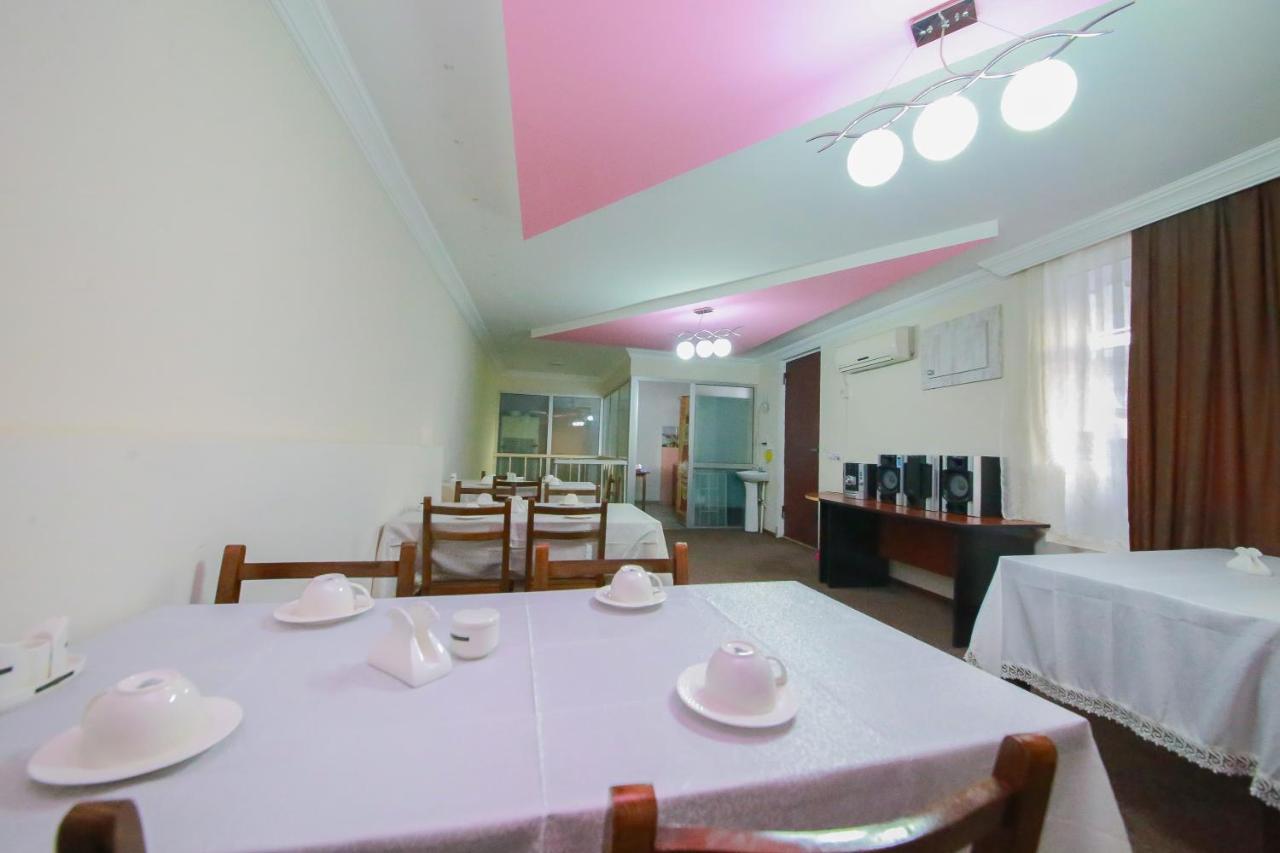 Royal Hotel Тбилиси Екстериор снимка